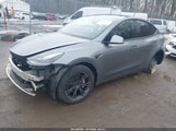 Tesla Model Y Long Range Dual Motor All-Wheel Drive 7SAYGDEE1RF199748 fotografie