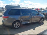 Toyota Sienna Le 8 Passenger 5TDKZ3DC6HS771592 снимка