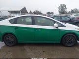 Toyota Prius Two JTDKN3DU1E1804169 fotografie