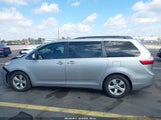 Toyota Sienna Le 8 Passenger 5TDKZ3DC8HS862881 снимка