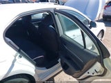 Toyota Camry Le 4T1B11HKXKU757576 photo