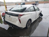 Toyota Prius Three Touring JTDKARFU8G3015651 снимка