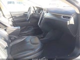 Tesla Model S P85 5YJSA1H17EFP42509 fotografie