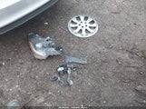 Toyota Corolla Le JTDEPRAE3LJ032861 снимка