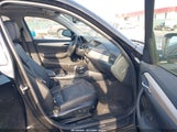 BMW X1 xDrive28I WBAVL1C52FVY41708 снимка