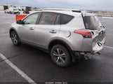 Toyota Rav4 Xle JTMRFREV1JJ225280 снимка