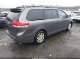 Toyo Sienna Xle Fwd W/8-P Xle V6 8 Passenger 5TDYK3DC9ES478537 fotografie