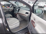 Toyo Sienna Xle Fwd W/8-P Xle V6 8 Passenger 5TDYK3DC9ES478537 fotografie