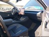 Tesla Model Y Premium Rear-Wheel Drive/Standard Rear-Wheel Drive 7SAYGDED2TF437380 fotografie