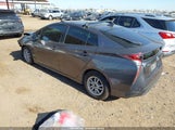 Toyota Prius Two JTDKBRFU8J3595715 снимка