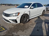 Volkswagen Passat 1.8T R-Line 1VWDT7A39HC002265 photo