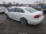 Volkswagen Passat 1.8T R-Line 1VWDT7A33HC077253 photo
