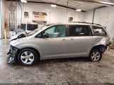 Toyota Sienna Le V6 5TDKK3DC0BS148092 снимка