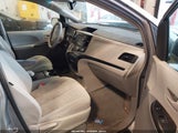 Toyota Sienna Le V6 5TDKK3DC0BS148092 снимка