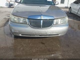 Lincoln Town Car Signature 1LNHM82W9XY656955 снимка