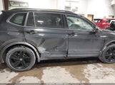 Volkswagen Tiguan 2.0T Se R-Line Black 3VV8B7AX2PM027064 снимка