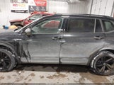 Volkswagen Tiguan 2.0T Se R-Line Black 3VV8B7AX2PM027064 снимка
