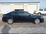 Toyota Camry Le 4T1B11HK2JU047845 fotografie