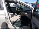 Hyundai Elantra Se KMHD84LFXHU227505 photo