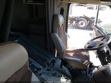 Volvo Vnl 4V4NC9EH7KN902249 photo