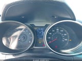Hyundai Veloster Base W/Red/Black KMHTC6AD6CU058017 снимка