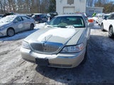 Lincoln Town Car Designer Series 1LNHM83W56Y610939 снимка