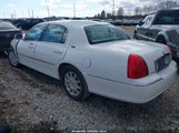 Lincoln Town Car Signature Limited 2LNBL8CV3AX750822 fotografie