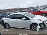 Toyota Prius Three JTDKARFU1J3054525 снимка