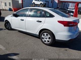 Ford Focus S 1FADP3E26JL205126 снимка
