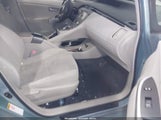 Toyota Prius Three JTDKN3DU3C1565642 снимка