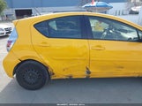 Toyota Prius C Three JTDKDTB32E1079582 снимка