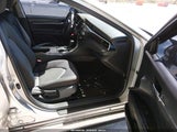 Toyota Camry Le 4T1B11HK0JU102972 photo
