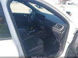 Ford Escape St-Line 1FMCU0MN7PUA74179 fotografie
