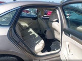Volkswagen Passat 1.8T Se 1VWBT7A34GC054053 photo