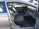 Hyundai Elantra Se 5NPD74LF6JH270455 photo