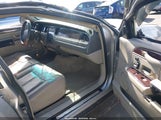 Lincoln Town Car 2LNBL8CV9AX752977 снимка
