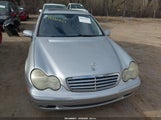 Mercedes-Benz C 240 WDBRF61J43F321782 снимка