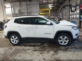 Jeep Compass Latitude 4X4 3C4NJDBB8LT240770 снимка