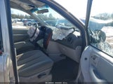 Chrysler Town & Country 1A4GJ45R47B247735 снимка
