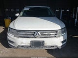 Volkswagen Tiguan 2.0T S 3VV0B7AX7MM102883 photo