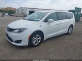Chrysler Pacifica Hybrid Touring Plus 2C4RC1H78JR332958 снимка