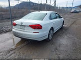 Volkswagen Passat 1.8T S 1VWAT7A30GC051307 photo
