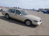 Lincoln Town Car Signature 1LNLM82W9VY739692 fotografie
