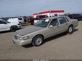Lincoln Town Car Signature 1LNLM82W9VY739692 fotografie