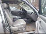 Toyota Sequoia Sr5 V8 5TDZT34A22S077827 снимка