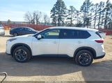 Nissan Rogue Sv Fwd 5N1BT3BAXRC701112 fotografie