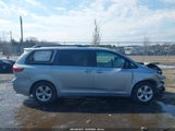 Toyota Sienna Le 8 Passenger 5TDKK3DC5FS584622 fotografie