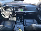 Toyota Highlander Xle 5TDJZRFH9JS897166 снимка