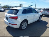 Audi Q5 2.0T Premium/2.0T Tech Premium WA1BNAFYXJ2214426 photo