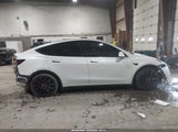 Tesla Model Y Performance Dual Motor All-Wheel Drive 7SAYGDEF4NF457540 fotografie